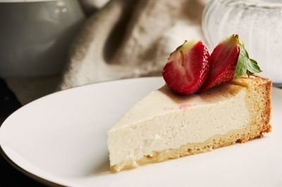 Resep Cheesecake Strawberry Lembut Tanpa Oven yang Mudah Dibuat di Rumah