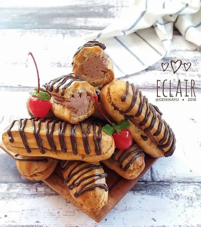 Pengen Bikin Roti khas Prancis? Coba Resep Eclair Cokelat Ini!