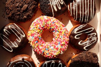 Sejarah Manis Donat: Berawal dari Belanda Bernama Oliebollen hingga Mendunia Jadi Donat