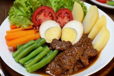 Resep Selat Solo Daging Sapi ala Rumahan, Kuahnya Manis Gurih!