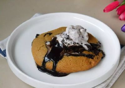 Resep Cookie Bomb Viral, Cokelat dan Es Krimnya Bikin Nagih!