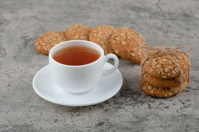 Teh Tawar vs Teh Manis: Preferensi Budaya atau Warisan Sejarah?