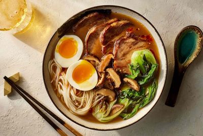 Mengapa Mie Pedas Makin Populer di Semua Kalangan?