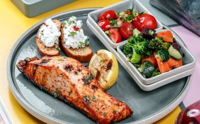 Gak Perlu ke Restoran, Begini Cara Mengolah Ikan Salmon di Rumah Baik Digoreng hingga Dipanggang