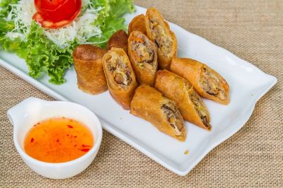 Rasanya Enak Banget! Berikut 5 Rekomendasi Tempat Makan Lumpia di Semarang