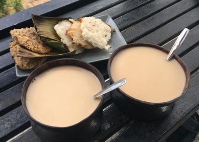 Menyantap Lezatnya Bika dan Kawa Daun Tapi Talago di Padang, View Gunung Merapi Bikin Candu