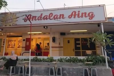 Andalan Aing, Tempat Tongkrongan Nostalgia Jajanan Jadul hingga Spesialis Telur Gulung di Pamekasan