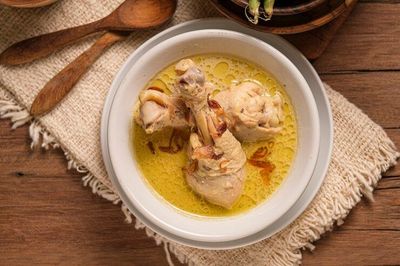 Mengapa Opor Ayam Selalu Identik Dengan Idul Fitri? Simak Penjelasannya Disini!