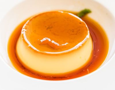 Buat Caramel Pudding Viral Cuma dengan 3 Bahan dan No Oven!