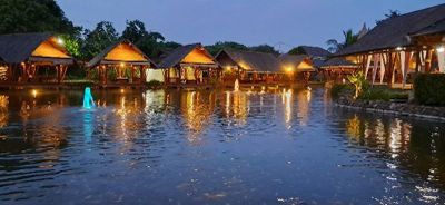 Restoran Hidden Gem di Tangsel: Tempatnya Tersembunyi dan Ada di Atas Danau!