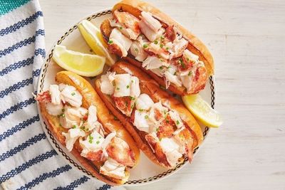 Resep Roti Lobster Roll yang Dimakan Erina Gudono di Amerika