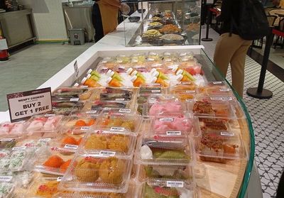 Mengunjungi The FoodHall Gourmet, Area Kuliner di Supermarket Mewah: Ada Warteg Premium?