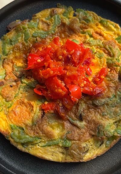 Resep Telur Dadar Pare: Rasa Pahit Hilang, Enaknya Bikin Candu!