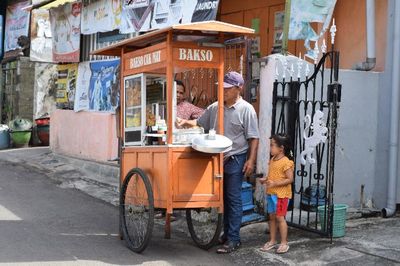 10 Tahun Berkeliling, Bakso Pak Wito Jadi Favorit Warga Malang