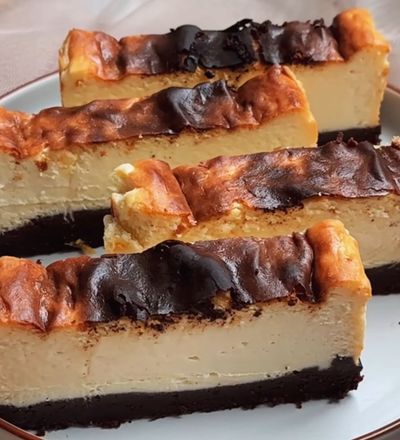 Lagi Viral! Cobain Resep Burnt Cheesecake Brownies