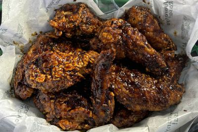 Lezatnya Ayam Goreng Malika Heat, Pedas Manis Berempah Nampol