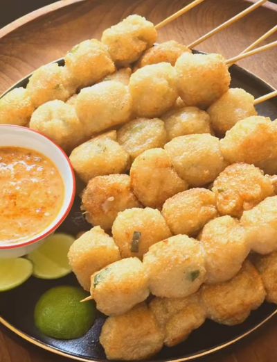 Sate Pempek Dos Goreng: Inovasi Camilan Cita Rasa Nusantara Dalam Satu Tusukan