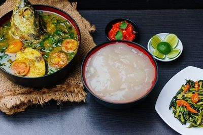 Resep Papeda Khas Papua dengan Kuah Ikan Kuning