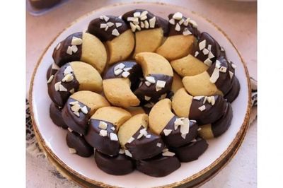 Tak Perlu Beli Lagi! Bikin Sendiri Kue Almond Bulan Sabit Super Enak