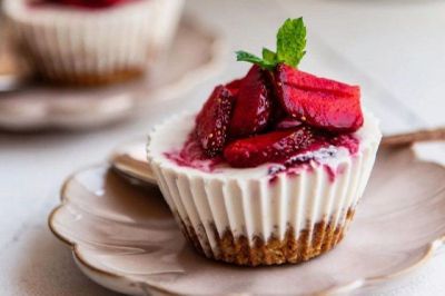 Resep Strawberry Cheese Cake Sederhana, Enak dan Praktis