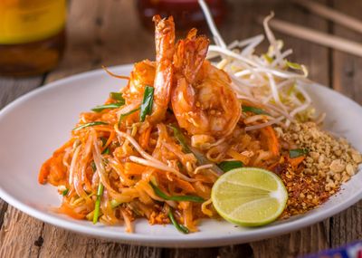 Lezatnya Pad Thai: Hidangan Ikonik Thailand yang Mendunia