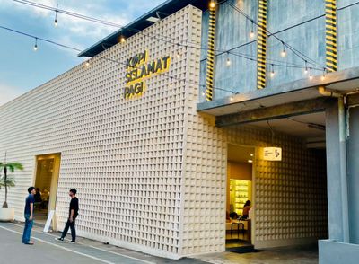 Kopi Selamat Pagi: Lebih dari Sekadar Kopi, Tempat Nongkrong Clean Concept di Palmerah