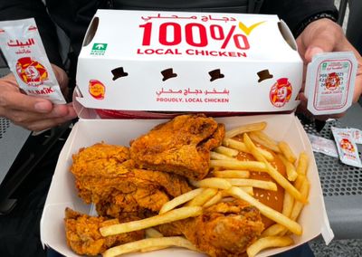 Mencicipi Ayam Albaik : Hidangan Legendaris dari Arab Saudi yang Populer, Kamu Pernah Coba?