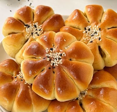 Resep Roti Manis Isi Pisang: Camilan Legit yang Bikin Auto Ngiler!
