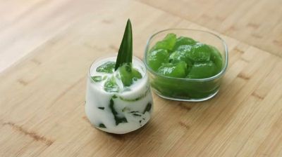 Resep Es Jeli Hijau Bayam yang Lezat dan Sehat, Dijamin Anak Suka!