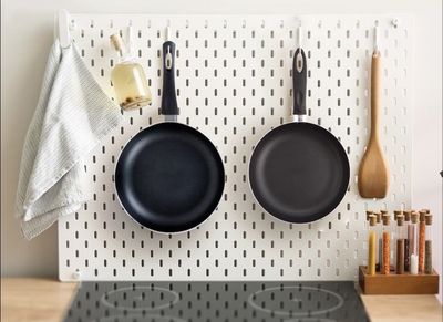 7 Alasan Ibu-ibu Lebih Suka Masak Pakai Wajan dan Panci Teflon