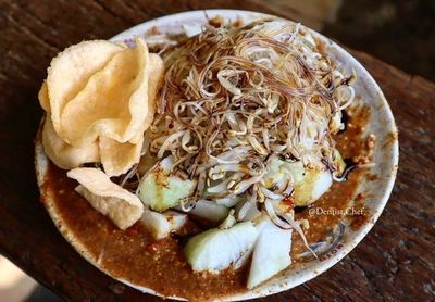 Ketoprak Mendunia! Kuliner Kaki Lima Indonesia Masuk Daftar Makanan Vegan Terenak di Dunia