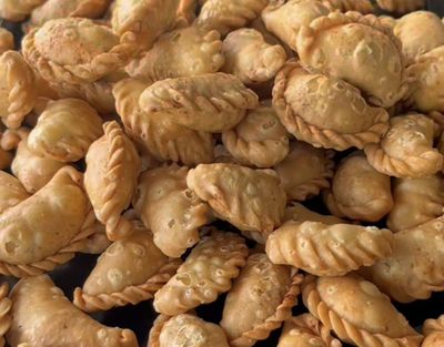Renyah Maksimal! Resep Pastel Mini Abon yang Wajib Kamu Coba