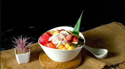 Resep Es Buah Trio Rasa, Segar Banget Diminum Pas Habis Gerah-gerahan!