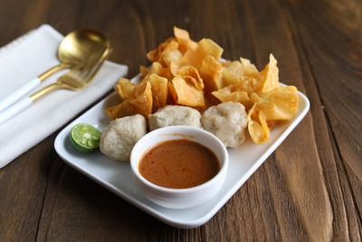17 Ide Nama Usaha Batagor Kekinian yang Bikin Pembeli Langsung Lapar Mata!