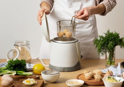 10 Makanan Ini Nggak Boleh Masuk Air Fryer, Jangan Coba-coba!