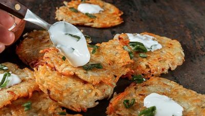 Cuma Butuh 3 Bahan, Rösti Kentang Swiss Ini Bisa Jadi Menu Favoritmu!