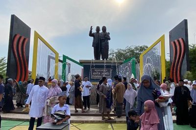 Hari Raya Idul Adha, Monumen Cinta Sejati Habibie Ainun di Parepare Ramai Dipadati Pengunjung