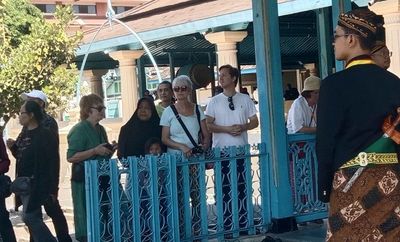 Turis Asal Perancis Ini Terkesan dengan Tradisi Grebeg Besar Peringatan Idul Adha di Solo