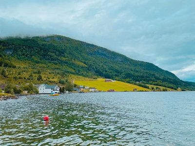 Menjelajahi Keindahan Hornindalsvatnet Lake, Danau Terdalam di Eropa