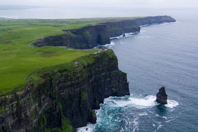 Pemerintah Irlandia akan Beri Rp1,3 Miliar Bagi yang Mau Tinggal di Pulau Terpencil, Tertarik?