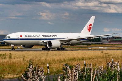 Viral Momen Penumpang Pesawat Terlempar saat Turbulensi Keras di China, Begini Kejadiannya