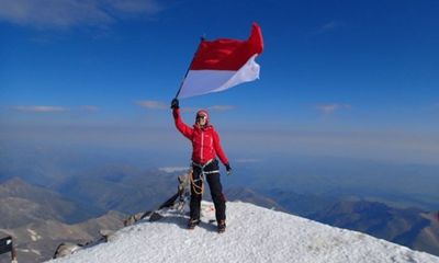 6 Tips Mendaki Gunung Khusus untuk Perempuan Pemula
