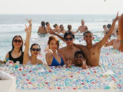 Serunya Weekly Event di Tropical Temptation Beach Club Bali, Minum Cocktail Sambil Nikmatin Musik Etnik