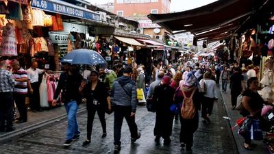 Jadi Surga Belanja Calon Pengantin, Pasar Berusia 560 Tahun Ini Jual Handuk Cantik Sampai Sepatu Unik