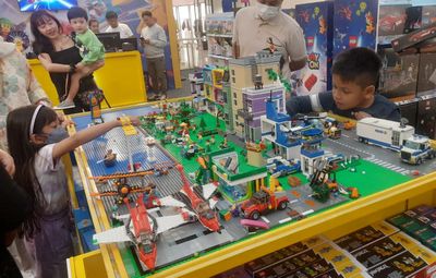 Memanjakan Anak dengan Permainan Asah Otak dan Kreatif di Festival Lego di Mal Terkemuka di Jakarta