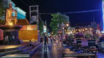 Jalan Hos Cokroaminoto Jadi Pusat Angkringan Malam Syahdu Menikmati Kota Reog Mirip Malioboro