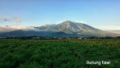 Lupakan Kisah Mistisnya, Gunung Kawi Ternyata Punya Sisi Lain Keindahan yang Wajib Dieksplor Pencinta Alam!