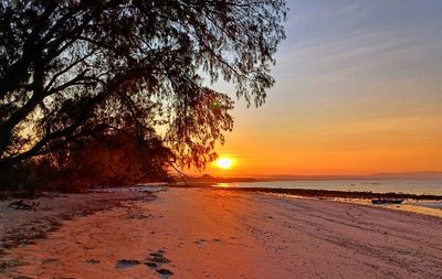 Berburu Sunset di Pantai Purukambera, Bonusnya Melihat Terumbu Karang Nan Cantik