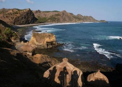 Pesona Pantai Menganti, Hidden Gem di Ujung Kebumen yang Bikin Mata Tak Berkedip dengan Keindahannya