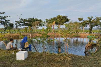 Bandara Trunojoyo Sumenep, Tak Hanya Sekedar Tempat Naik Pesawat Tapi Juga Tempat Unik untuk Memancing